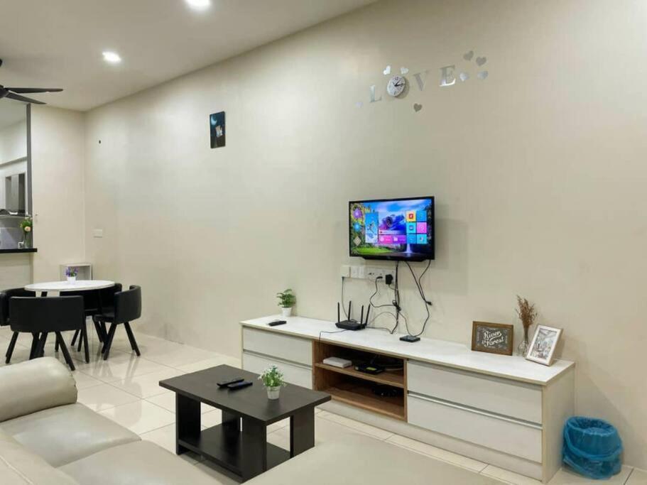 Cozyhouse 4Room 3Bath Room 10Pax'''Simpangampattasek Simpang Ampat  ภายนอก รูปภาพ